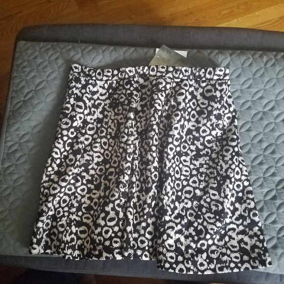 Lilly Rose skirt - Picture 2 of 4